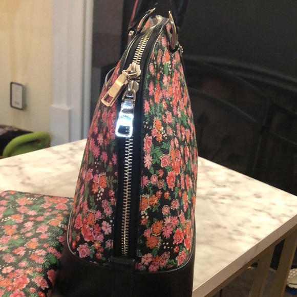 Coach satchel and wallet sold in a set - Picture 4 of 6